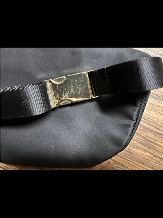 Michael Kors Black Nylon Fanny Pack GOLD Hardware - Picture 3 of 4